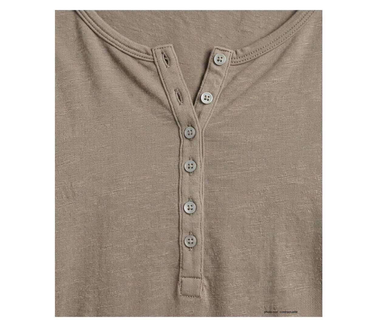 MAYFLOWER NINON3 : Tee-shirt manches longues taupe en coton flammé avec patte boutonnée-4