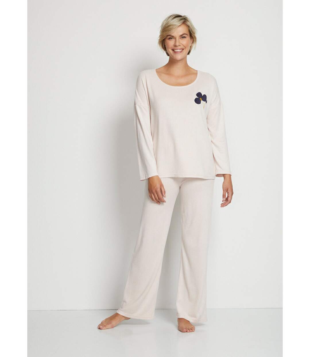 Pyjama uni manches longues maille douce-1