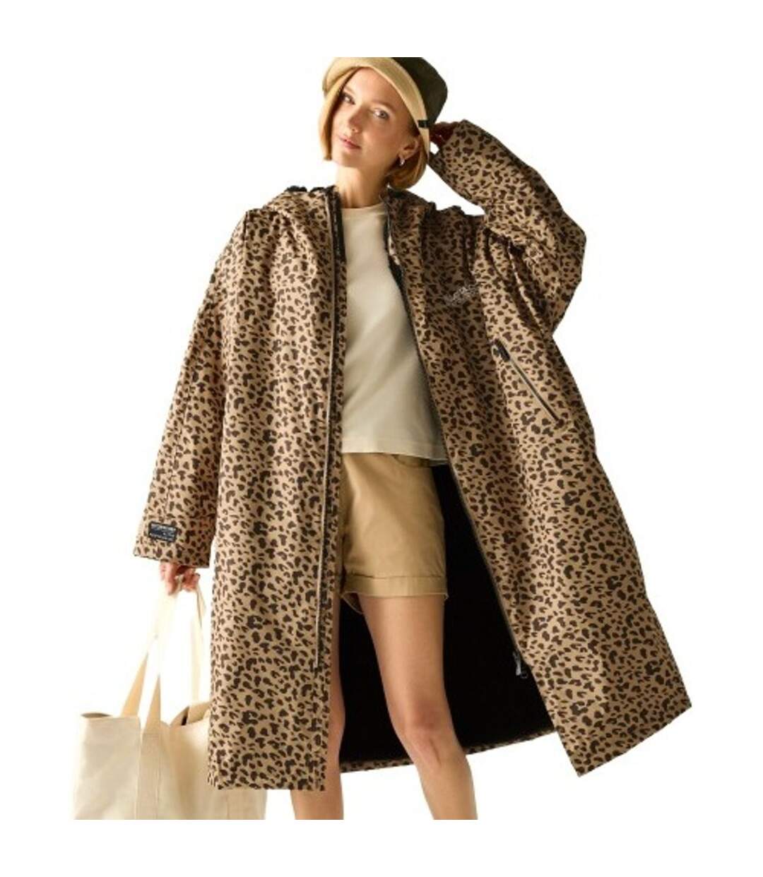 Unisex Adult Leopard Print Waterproof Reversible Changing Robe Multicoloured Regatta-1