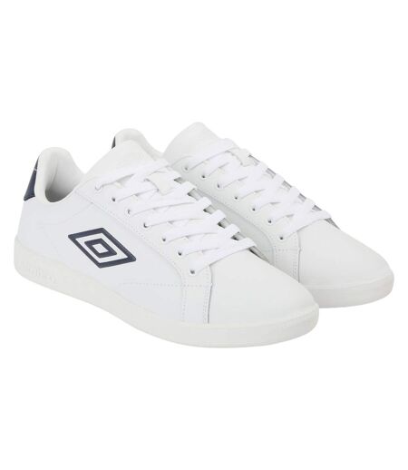 Umbro - Baskets CHEETHAM - Homme (Blanc / Bleu marine foncé) - UTUO2095