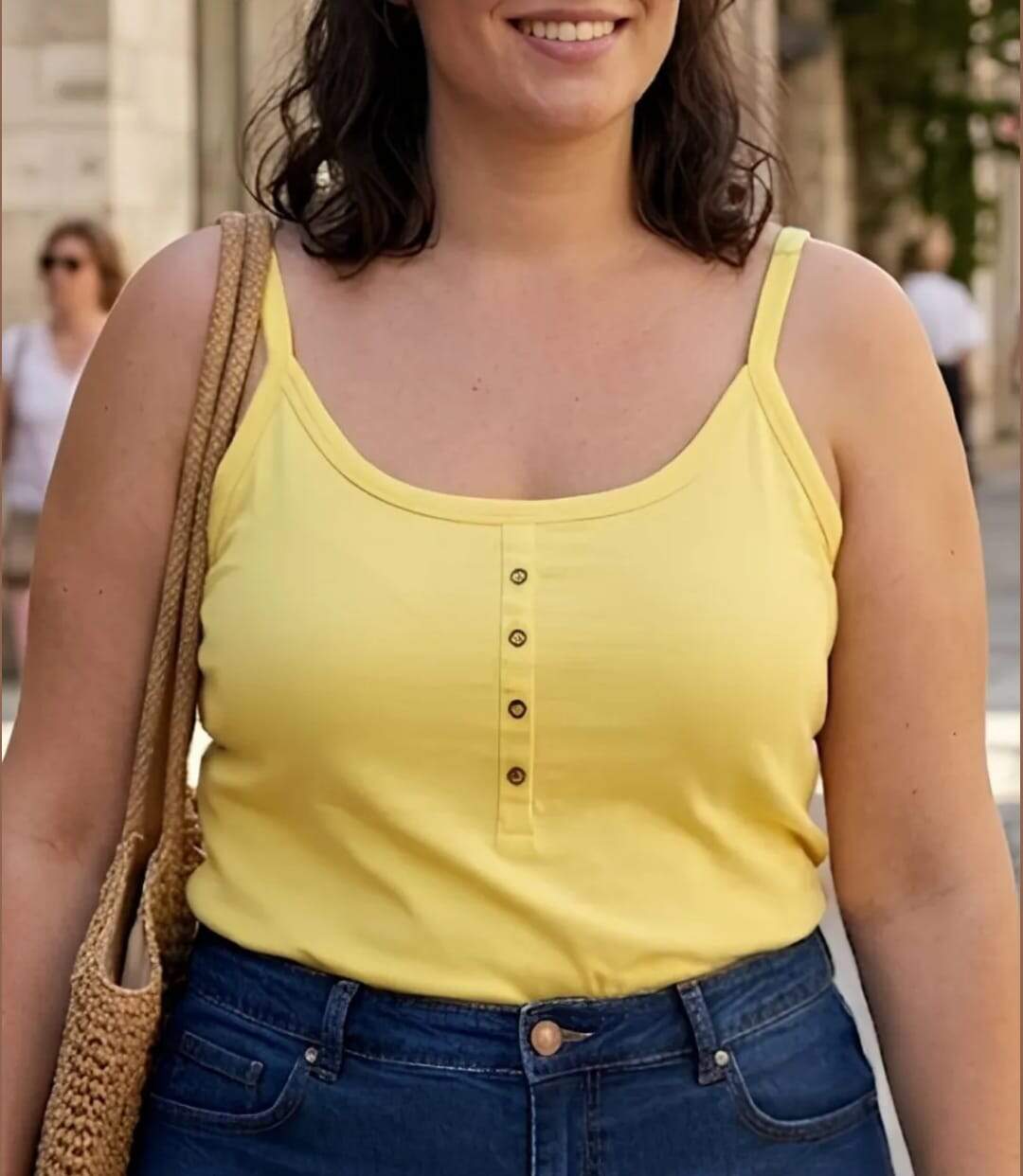 Top à fines bretelles AXONE EPICE3J jaune : le confort grande taille en pur coton pour sublimer vos formes-1