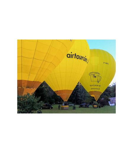 Vol en montgolfière avec pilotage au-dessus des châteaux de la Loire - SMARTBOX - Coffret Cadeau Sport & Aventure