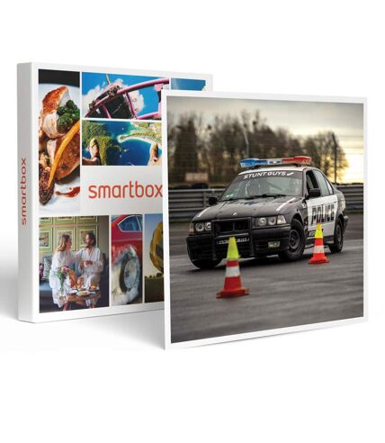 Cascade en voiture : un stage de conduite en pilotage drift - SMARTBOX - Coffret Cadeau Sport & Aventure