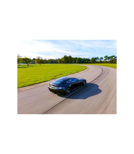 Stage de pilotage : 5 tours sur le circuit de Trappes en Aston Martin V8 Vantage - SMARTBOX - Coffret Cadeau Sport & Aventure