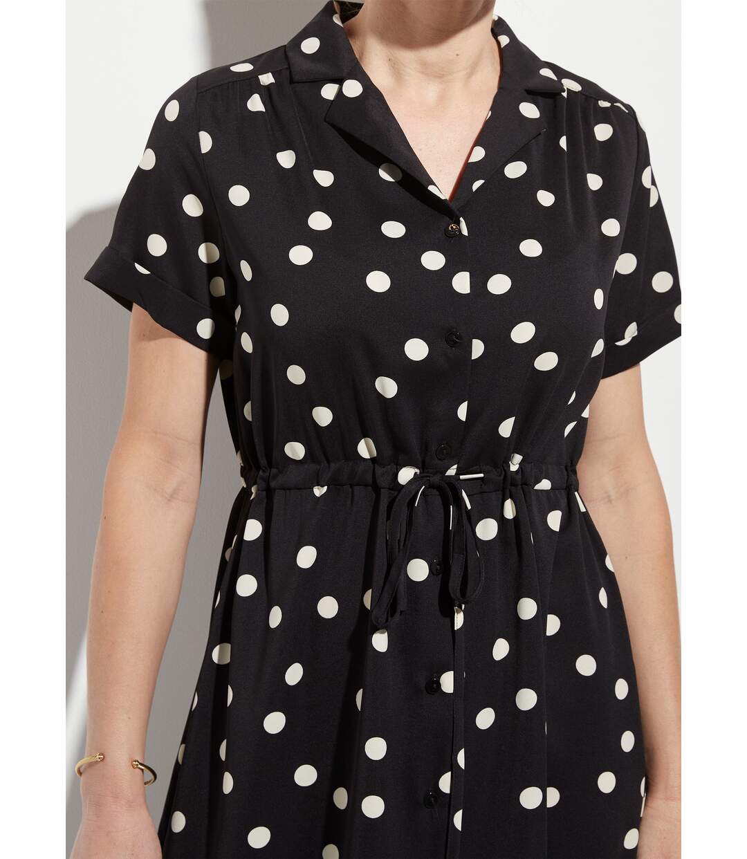 Robe chemisier à pois longue à ceinturer-3