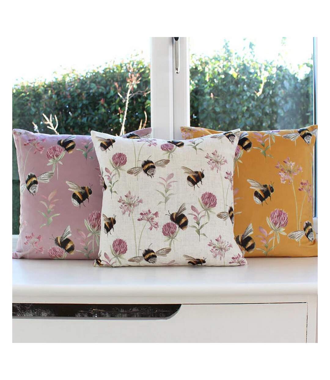 Country bee garden cushion cover one size natural Evans Lichfield