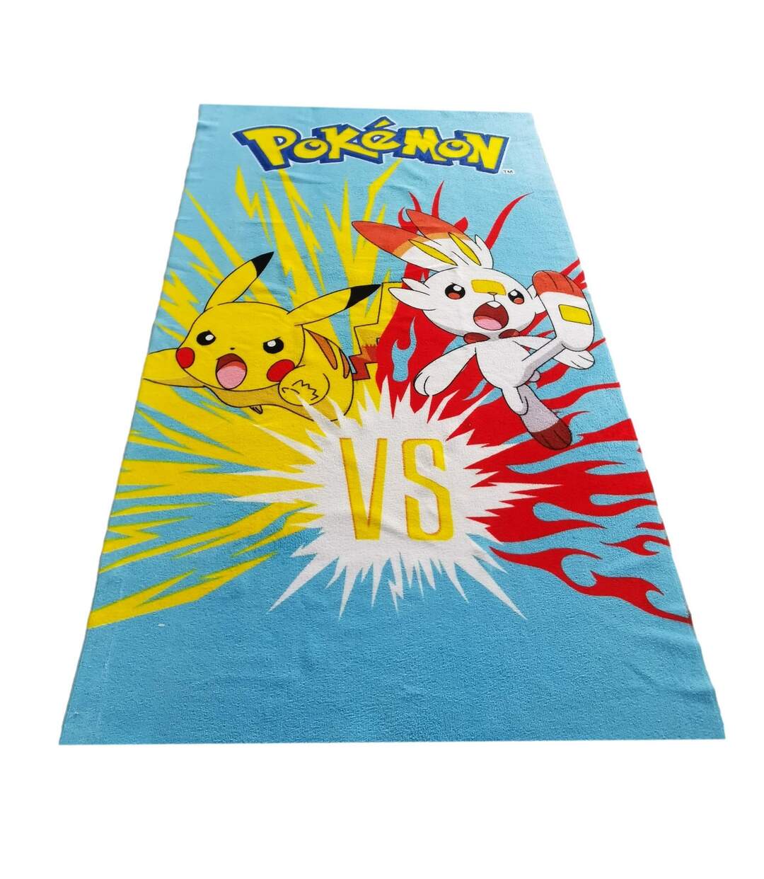 Serviette pikachu vs scorbunny bleu / jaune / rouge Pokemon-2