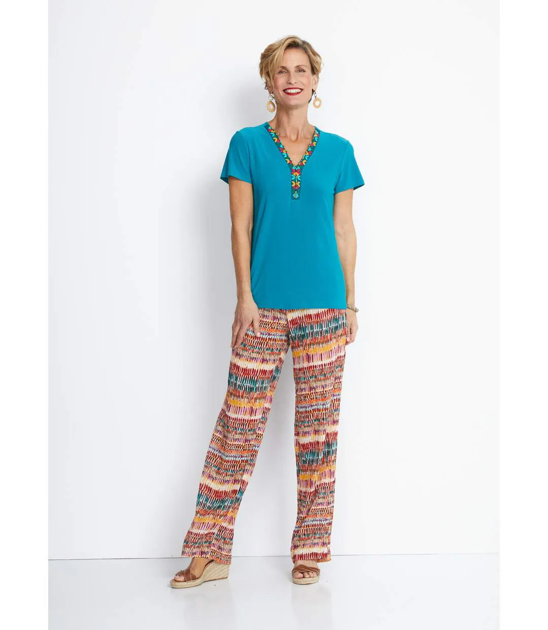 Tee-shirt maille extensible encolure fantaisie-4