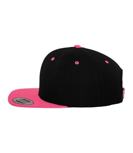 Casquette Ajustable Classic Noir Rose Néon Yupoong