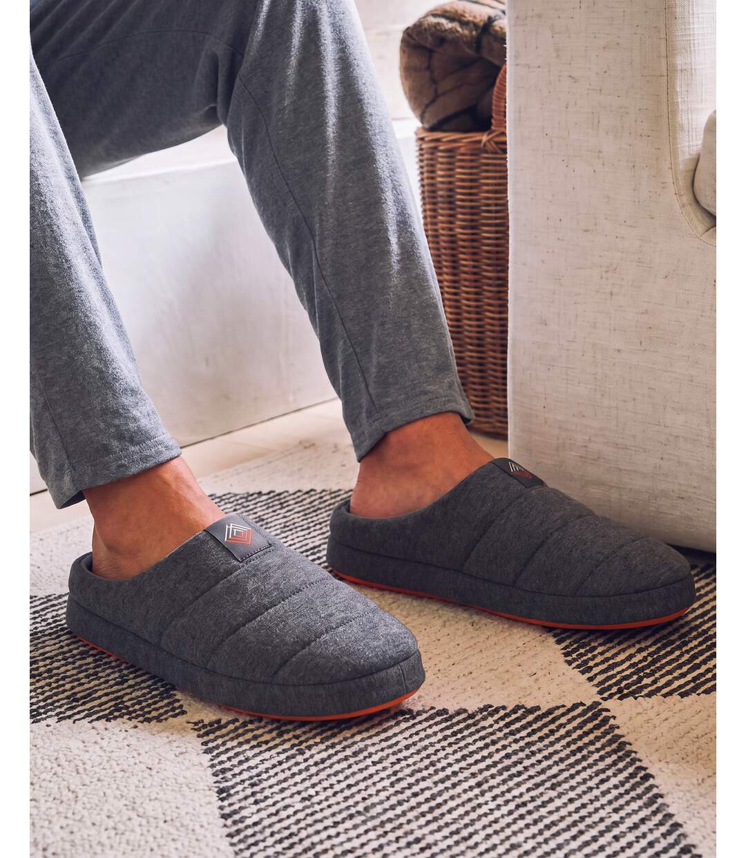 Isotoner Chaussons extra-light Mules homme jersey, semelle gomme antidérapante-2