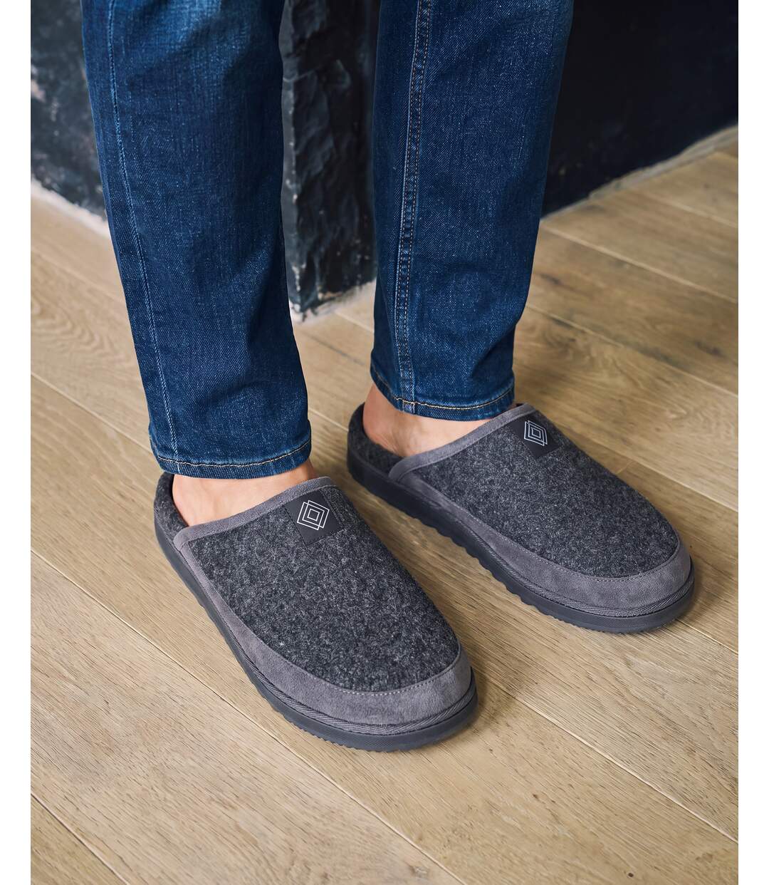 Isotoner Chaussons Mules homme velours chauds, semelle confort crantée-2