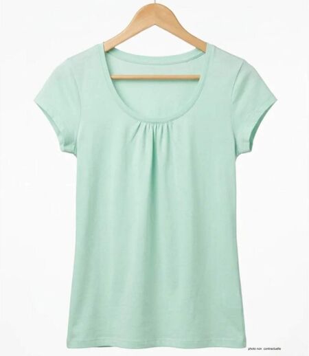 Tee-shirt Mayflower Djibouti4 en coton bio : la douceur du vert sauge et des fronces féminines