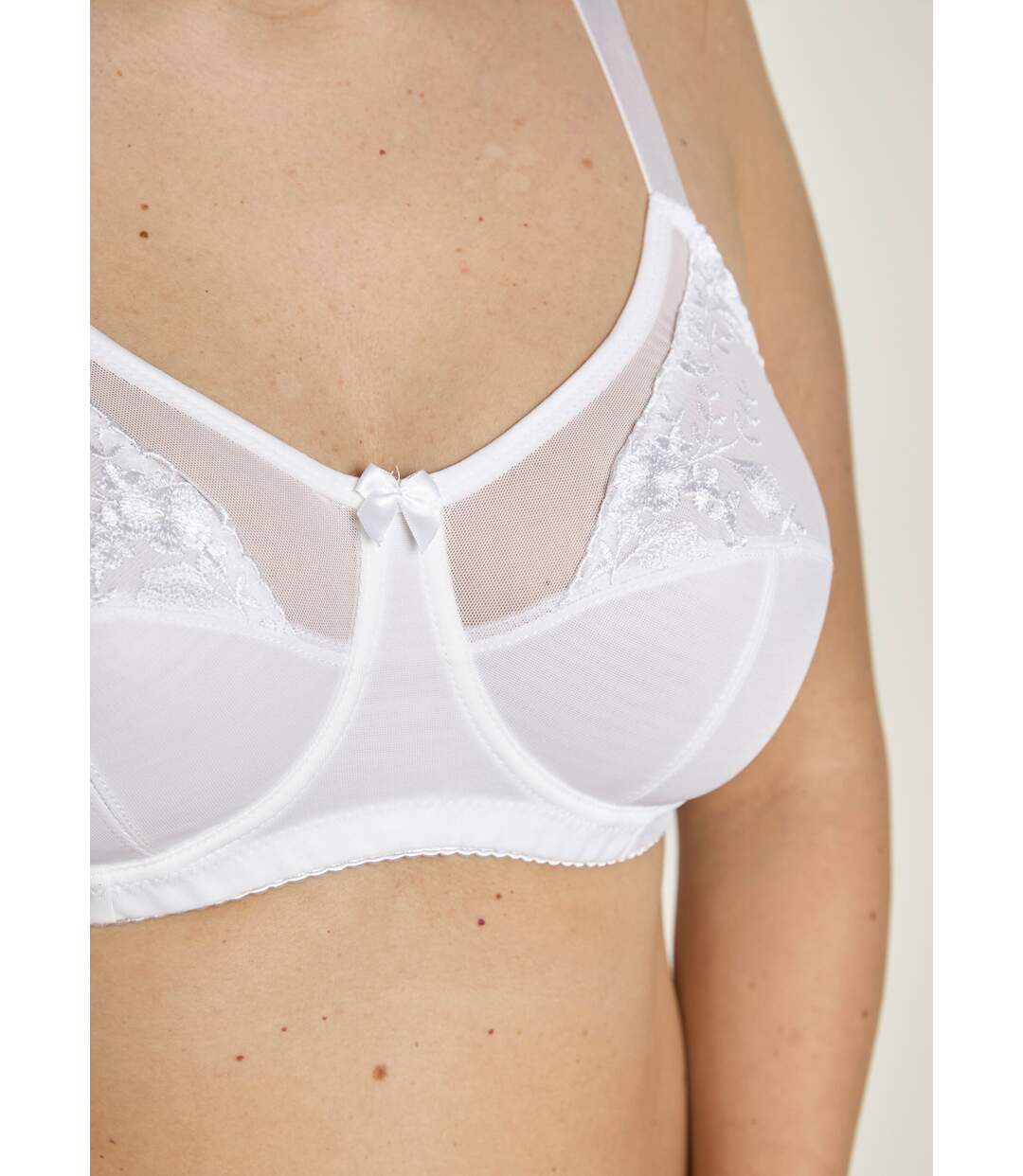Soutien-gorge avec armatures brodé fil brillant-3