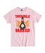 T-shirt Motif Feathers Mcgraw Trouble Maker Adulte Rose Clair Wallace And Gromit-2