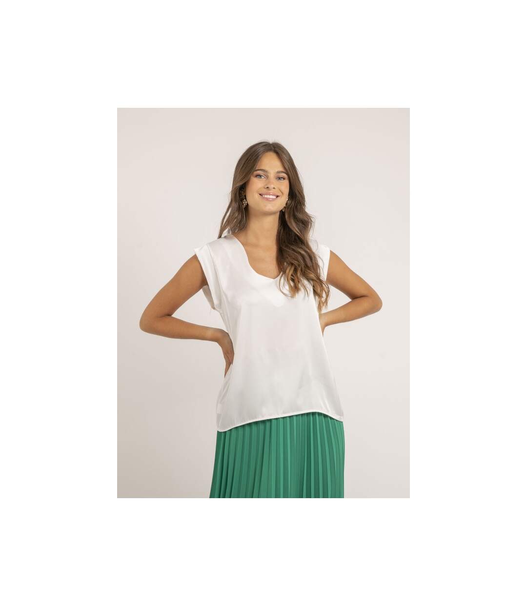 Top col V satin FIKA - Dona X Lisa-1