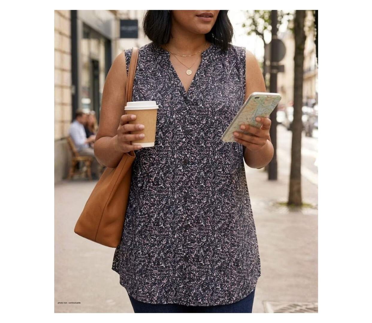 MAYFLOWER VODKA1 Chemisier sans manches – La fluidité de la viscose pour un look estival chic-1