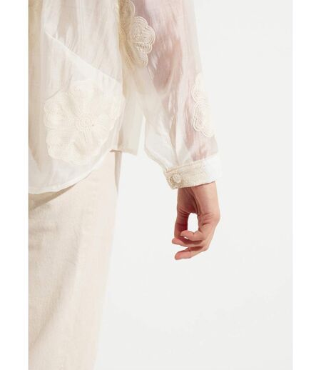 Chemisier en voile, broderies camelias