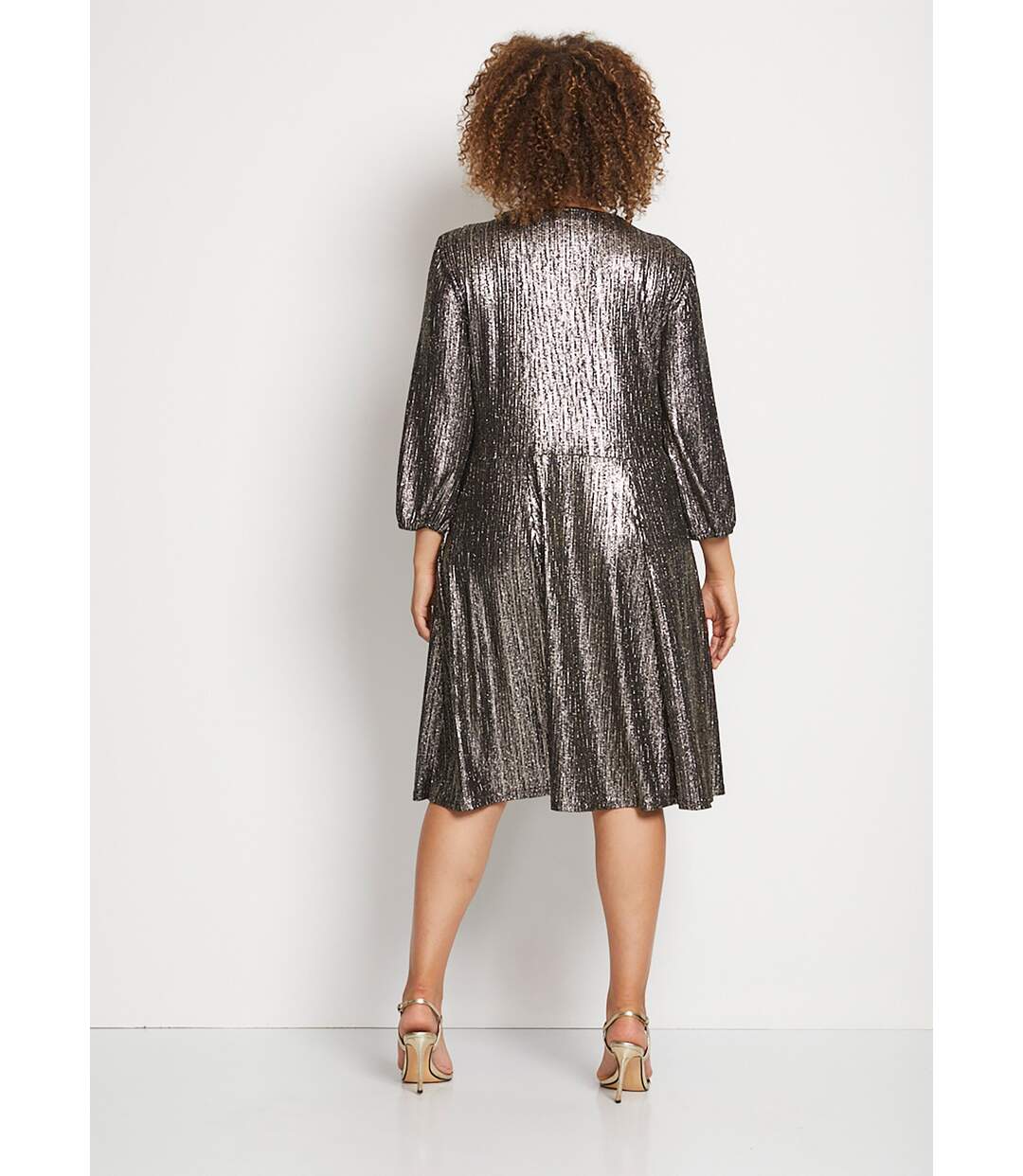 Robe scintillante encolure cache-coeur-2