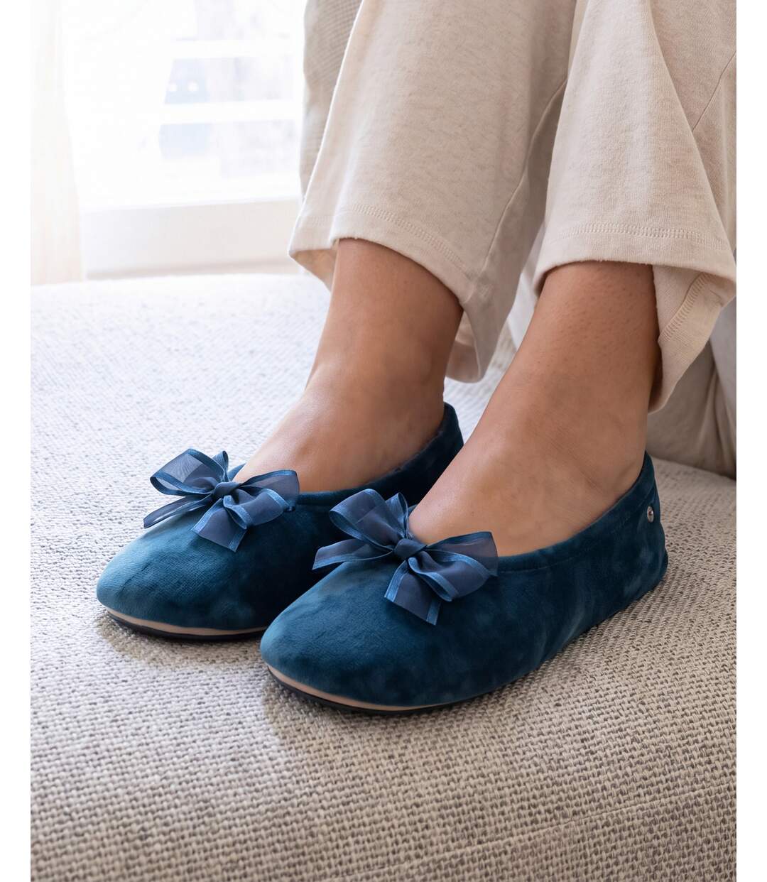 Isotoner Chaussons Ballerines femme semelle intérieure moelleuse et confortable-2