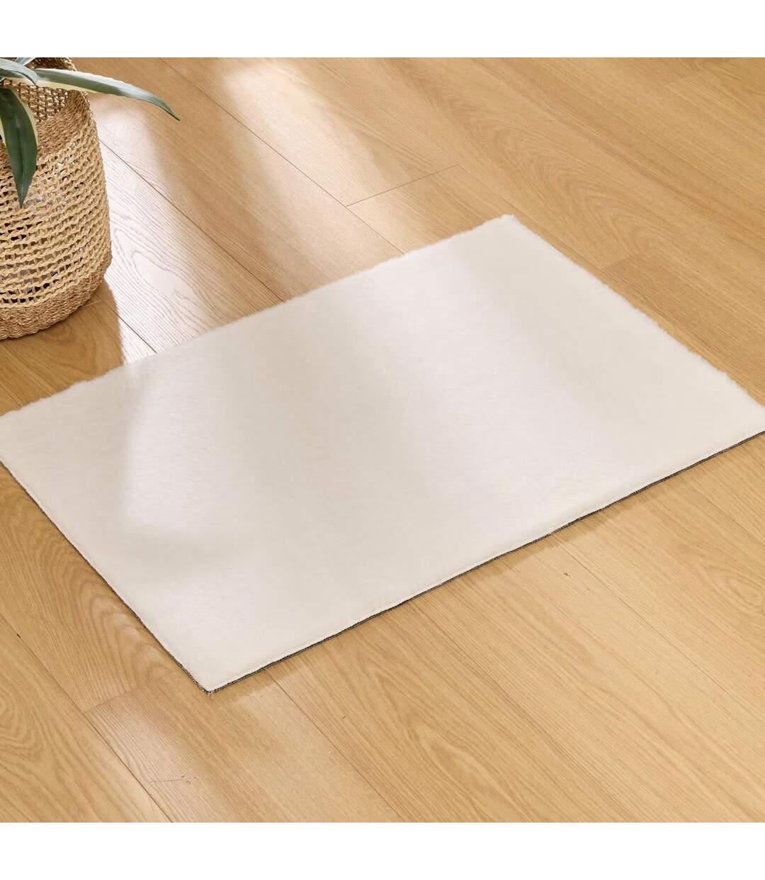 Tapis Imitation Fourrure Couka 60x90cm Blanc-4
