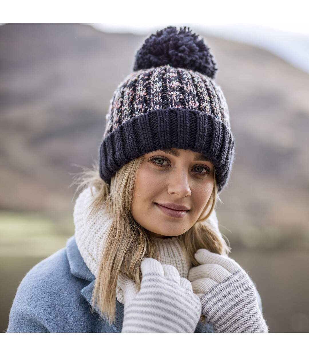 Ladies Thermal Winter Bobble Hat with Extra Large Pom Pom-4