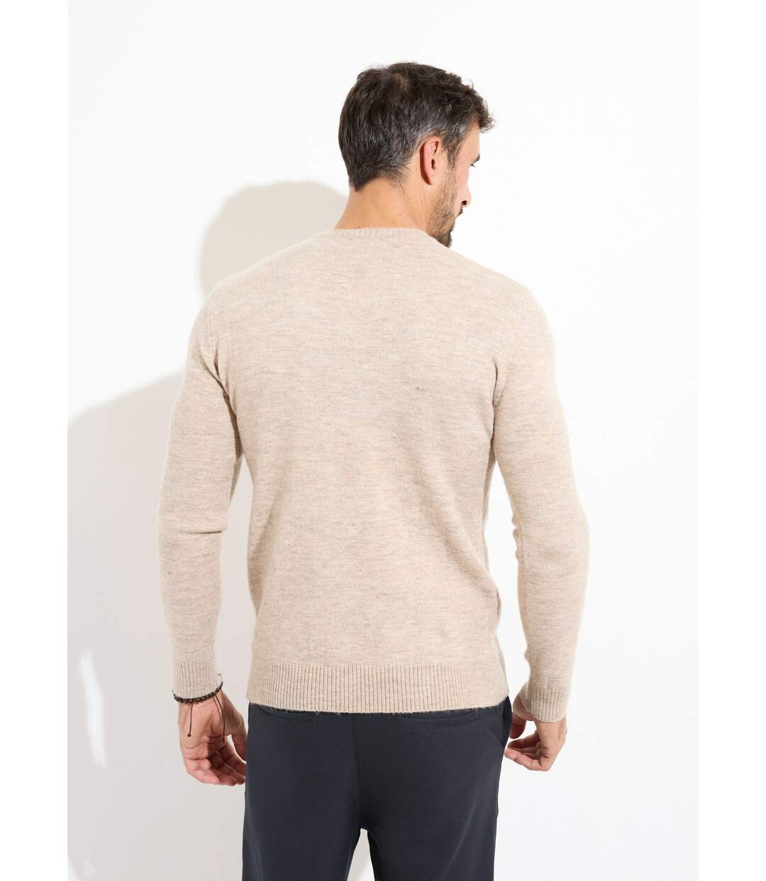 Pull col rond fine jauge, coupe ajustée-2