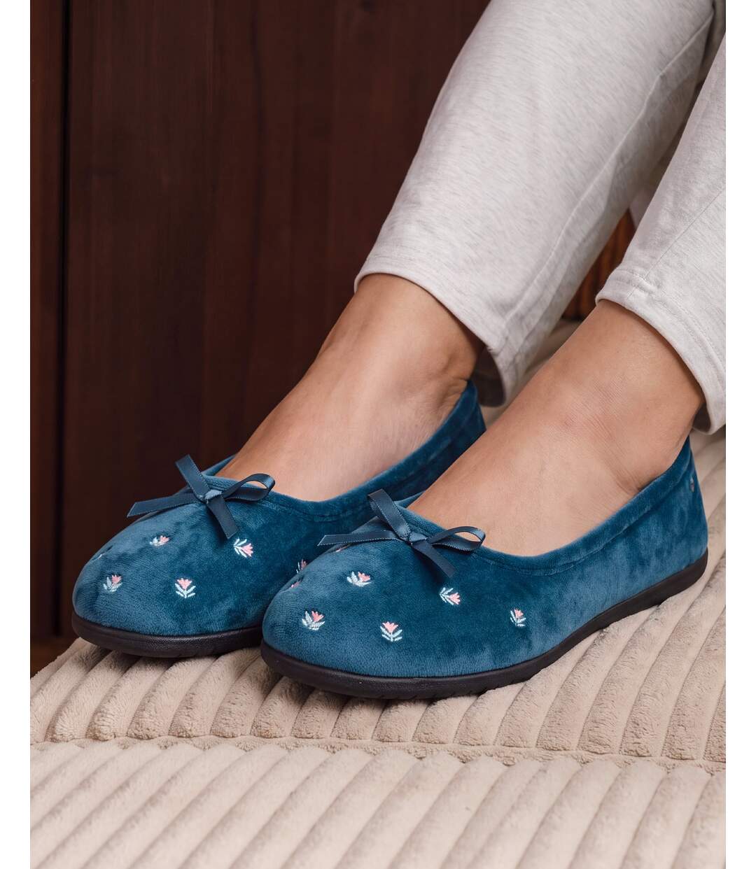 Isotoner Chaussons Ballerines femme souples, ultra confortables et légers, confort technologie everywear-2