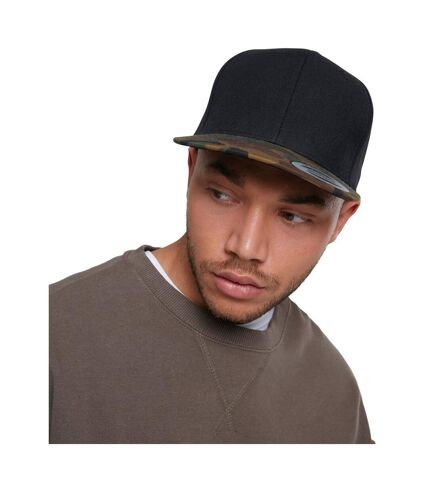 Casquette ajustable noir / vert / marron Flexfit