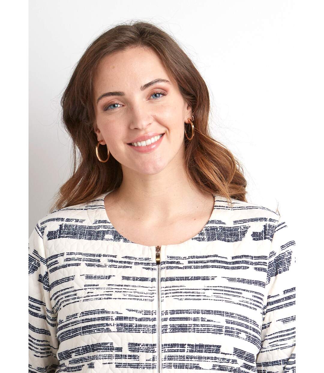 Veste courte sans col zippée irisée-4