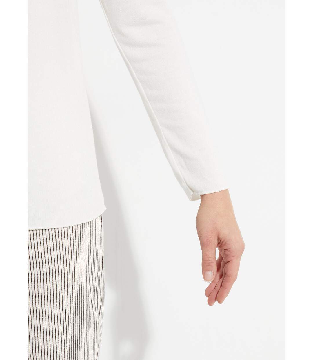 Pull fin avec angora et laine, col V-4