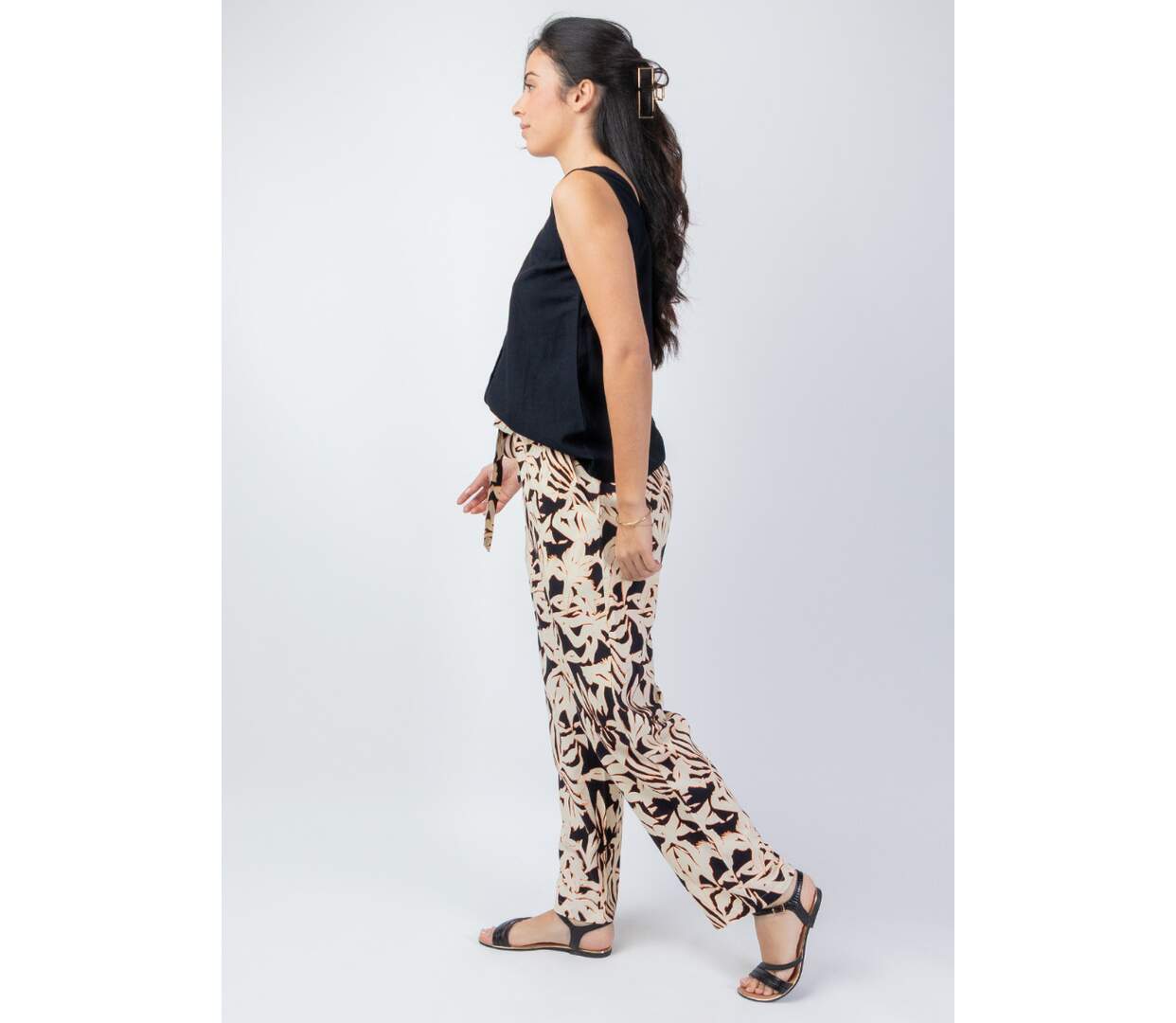 Pantalon fluide femme été Maly motif ethnique noir et beige Coton Du Monde-3
