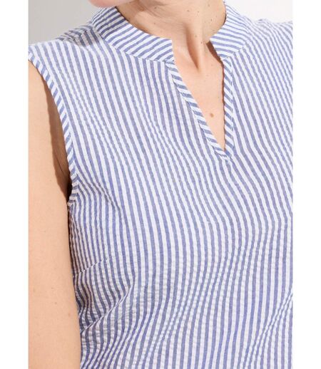 Robe seersucker rayé sans manches volantée