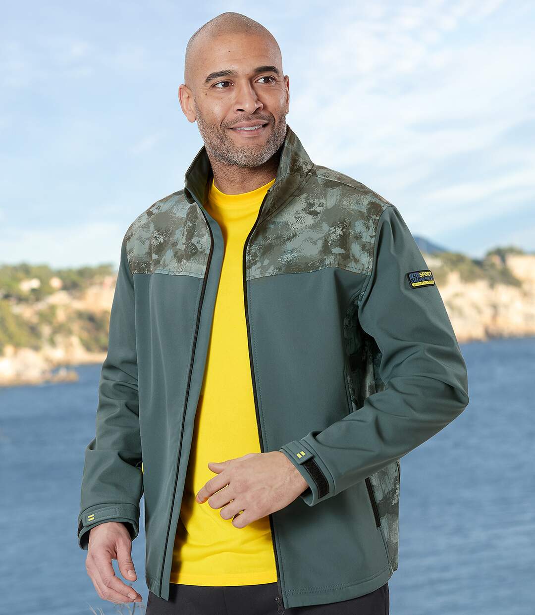 Men's Green Microfleece-Lined Softshell Jacket - Water-Repellent