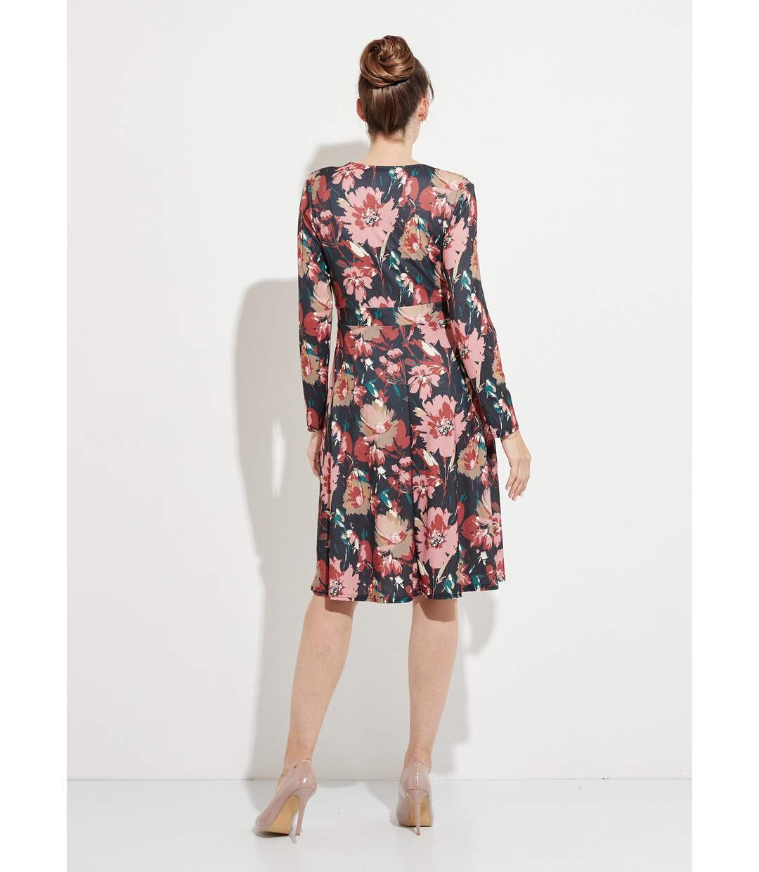 Robe courte évasée col V imprimé fleuri-2