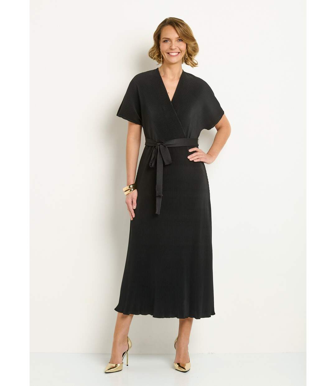 Robe longue plissée et ceinturée col V-1