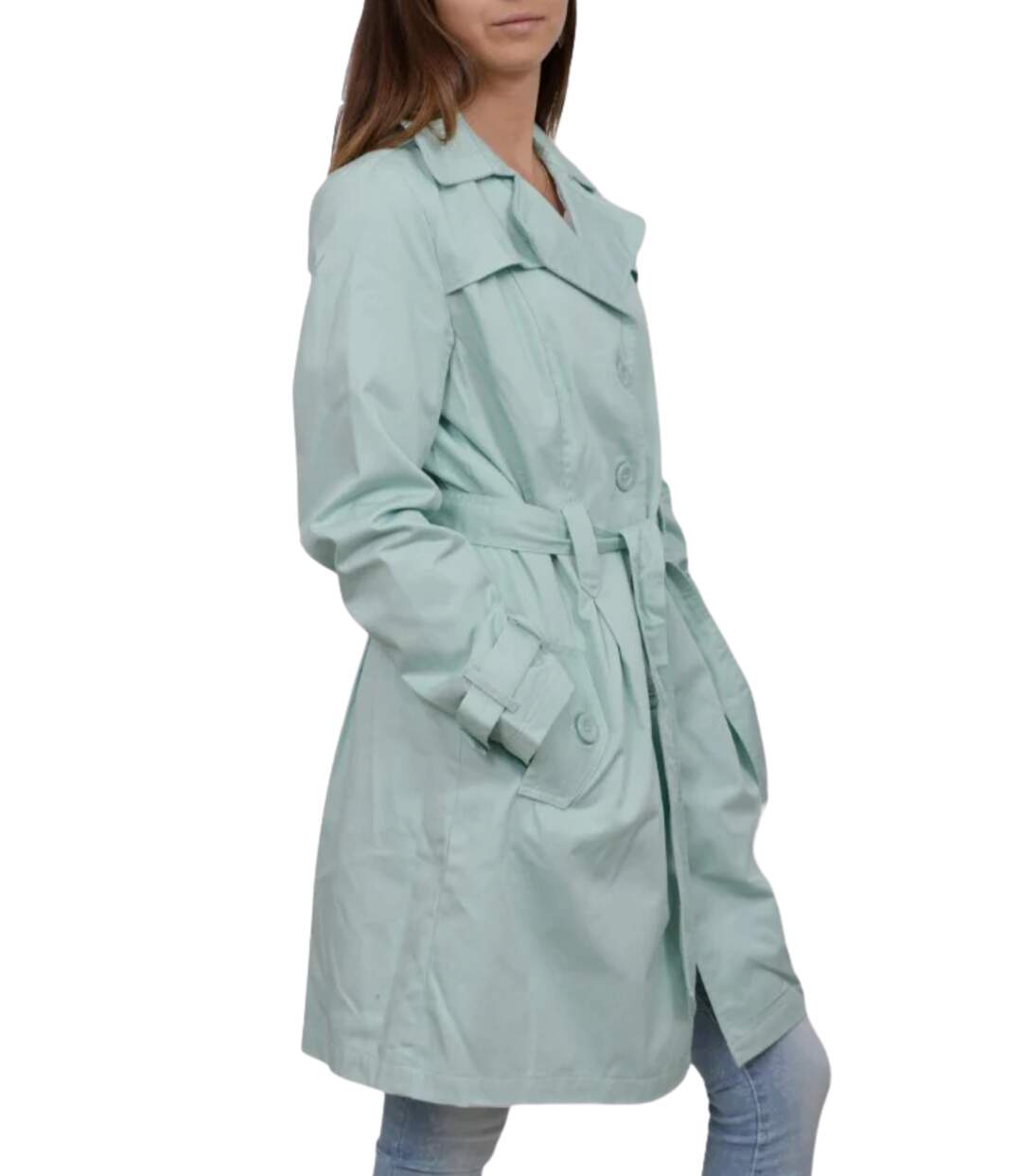 Trench chic femme vert ceinturé, manches longues et élégant double boutonnage, look raffiné-3