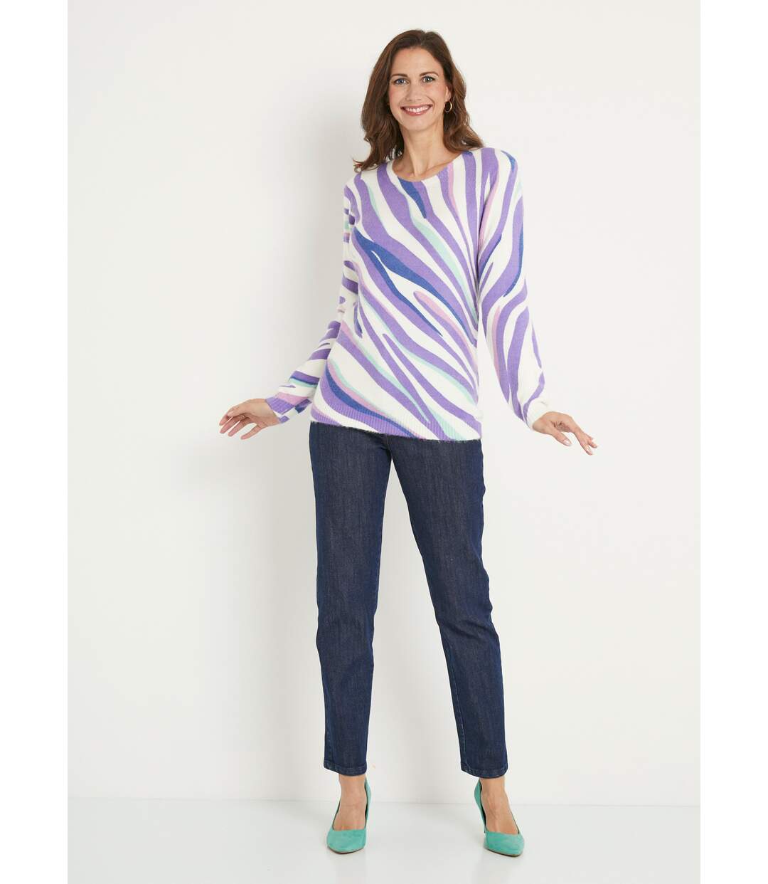 Pull doux court col rond imprimé graphique-3