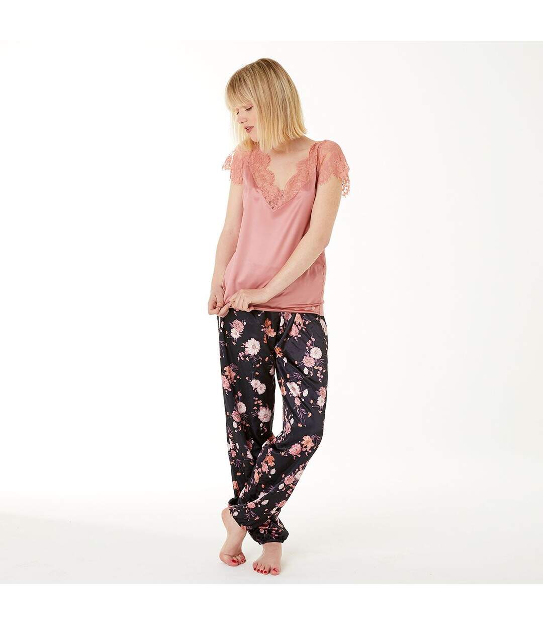 Pyjama rose Clair Obscur-4