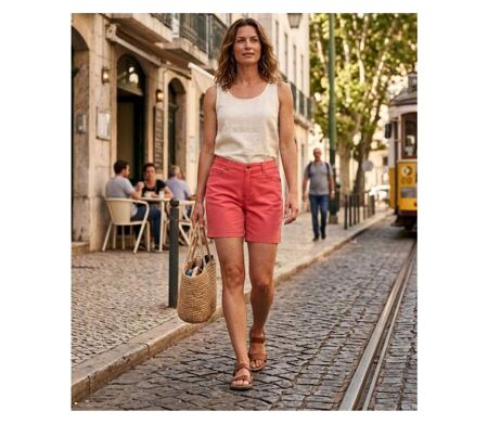 Short en tissu extensible femme MAYFLOWER SHORTF301A : le confort stretch absolu pour bouger avec élégance