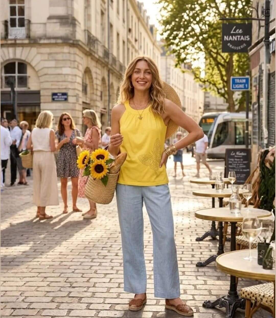 Débardeur MAYFLOWER TF196J à motif papillon strass : la touche de soleil pour illuminer votre allure-5