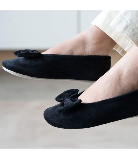 Isotoner Chaussons Ballerines femme ultra confortables, en coton biologique et semelle en cuir, détail grand nœud