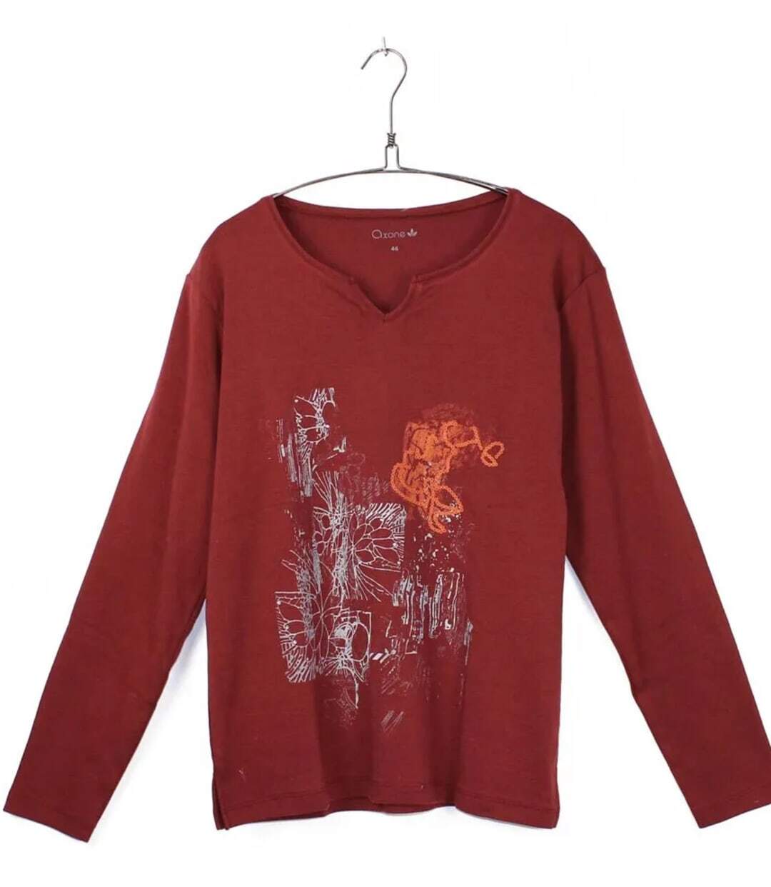 AXONE CHALON2B - Tee-shirt bordeaux manches longues col V avec imprimé devant et bas fendu-5