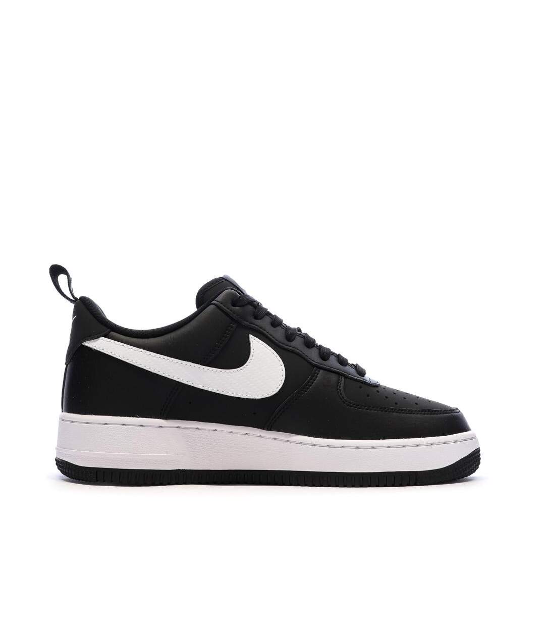 Baskets noires/blanches femme nike air force 1 '07-2