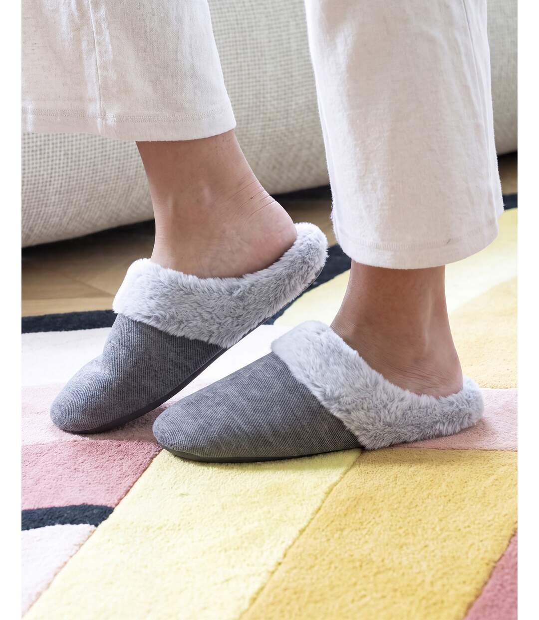 Isotoner Chaussons extra-light Mules femme sergé pailleté, semelle gomme ultra souple-2
