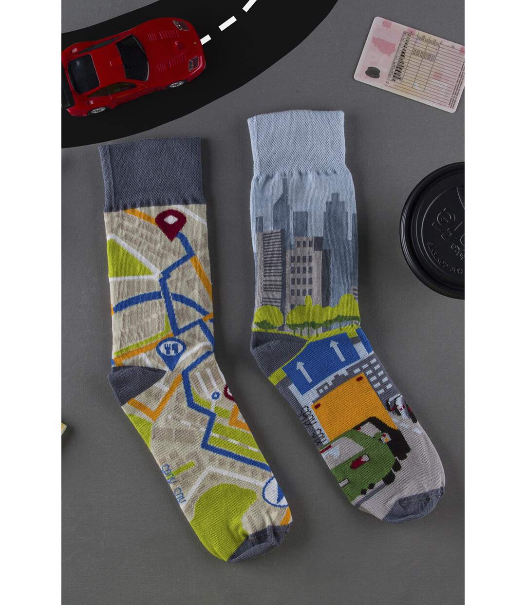 SPOX SOX - Chaussettes fantaisie dépareillées pour hommes et femmes - Big City Life