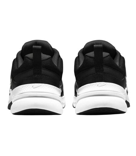 Baskets Defy All Day Homme Noir Blanc Nike