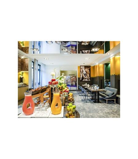 Séjour en boutique hôtel 4* avec accès à l’espace détente près du château de Versailles - SMARTBOX - Coffret Cadeau Séjour