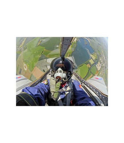 Pilote d’un jour en République tchèque : vol de 20 minutes en avion de chasse MIG-15 - SMARTBOX - Coffret Cadeau Sport & Aventure