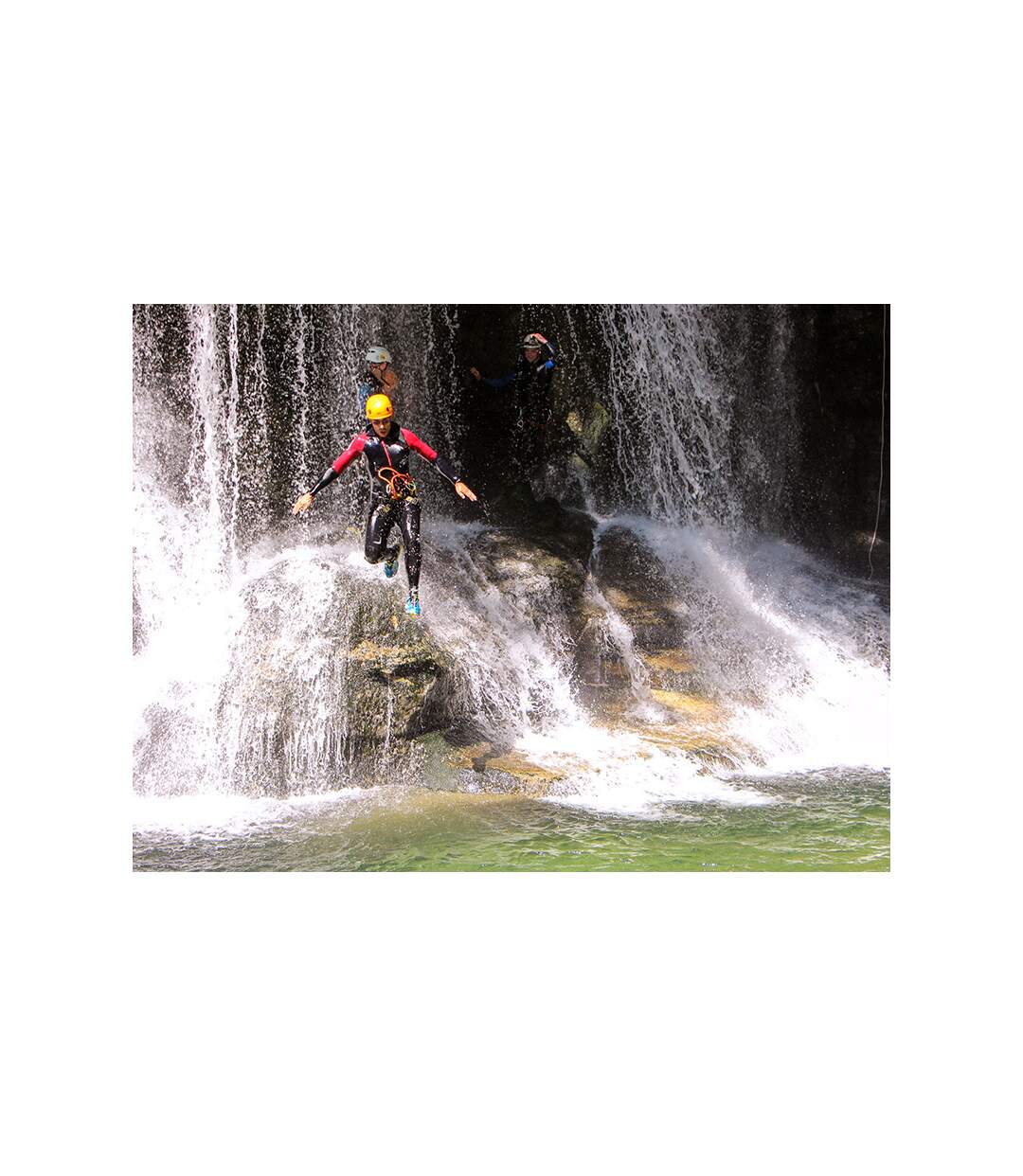 2h30 de canyoning pour 2 personnes avec photos près de Grenoble - SMARTBOX - Coffret Cadeau Sport & Aventure