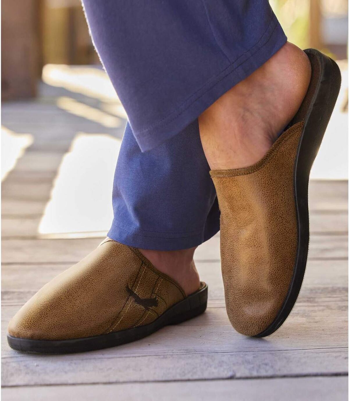 Pantofle z imitace semiše zateplené fleecem Atlas For Men